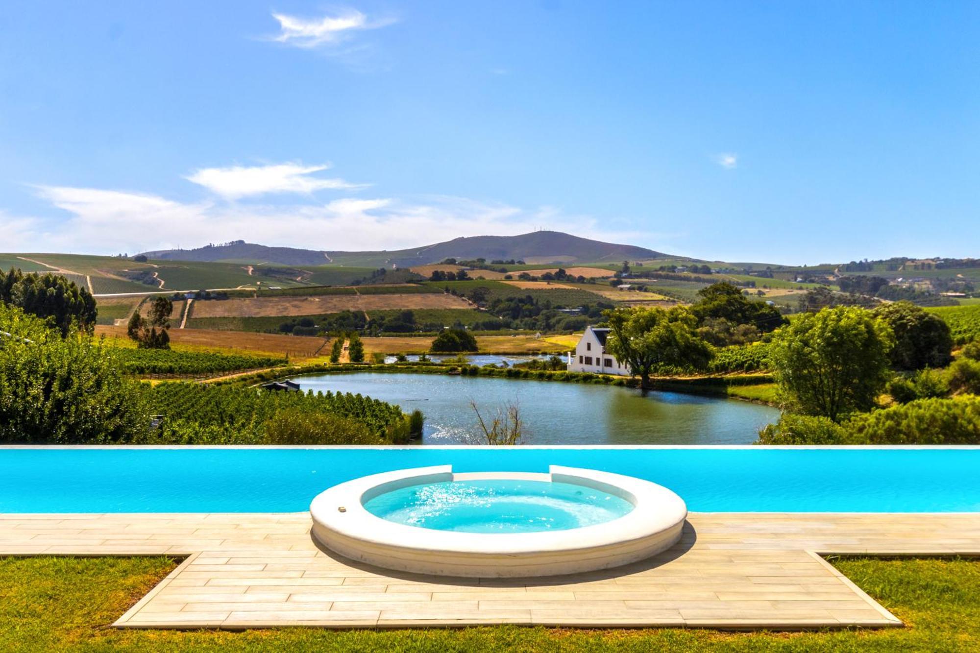 Aaldering Luxury Lodges Stellenbosch Ruang foto