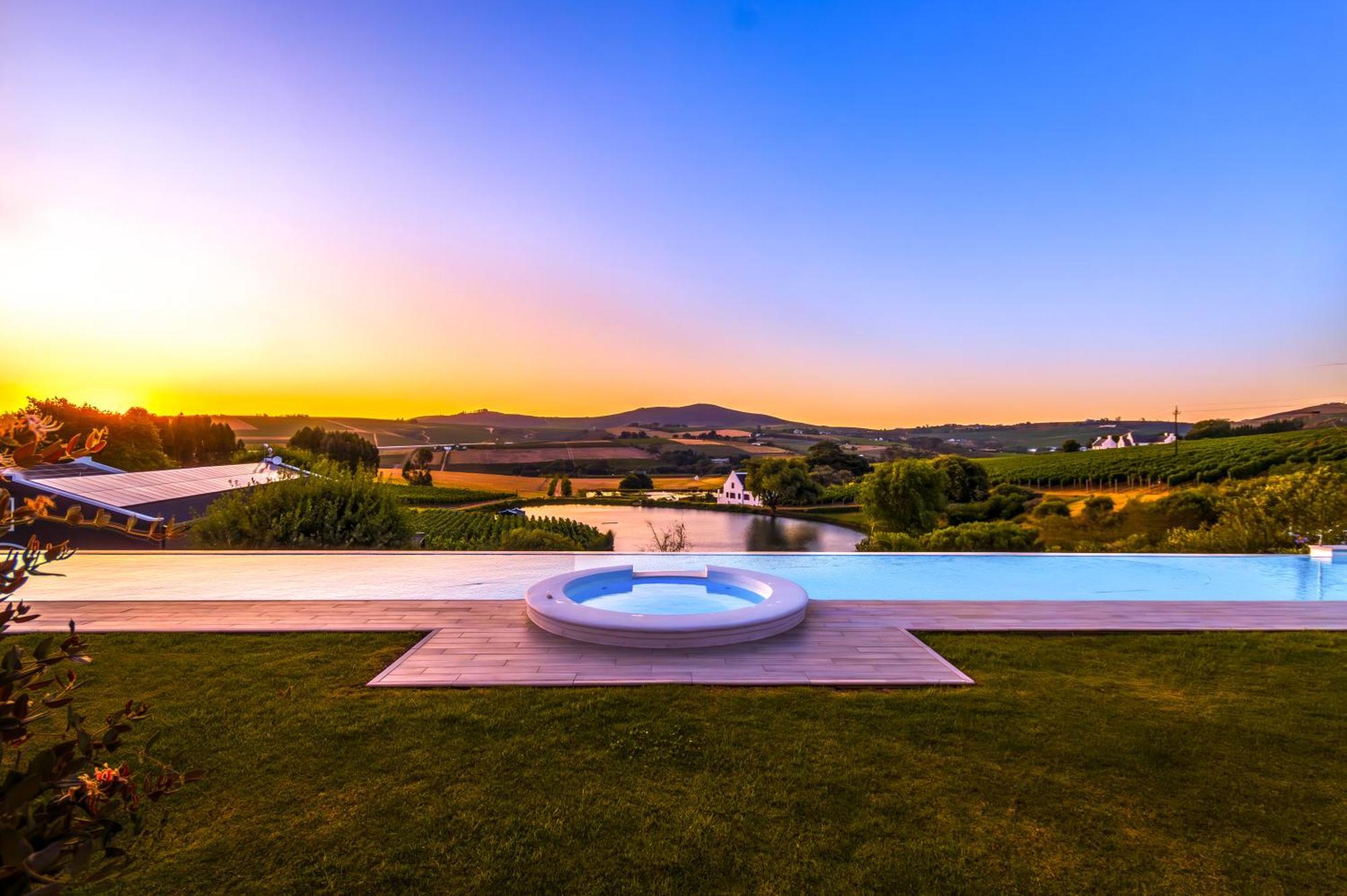 Aaldering Luxury Lodges Stellenbosch Ruang foto